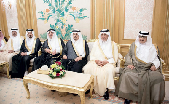 الملك لأمراء المناطق: تلمسوا احتياجات المواطنين والمقيمين