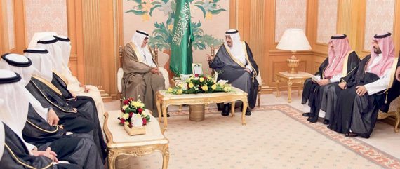 الملك لأمراء المناطق: تلمسوا احتياجات المواطنين والمقيمين