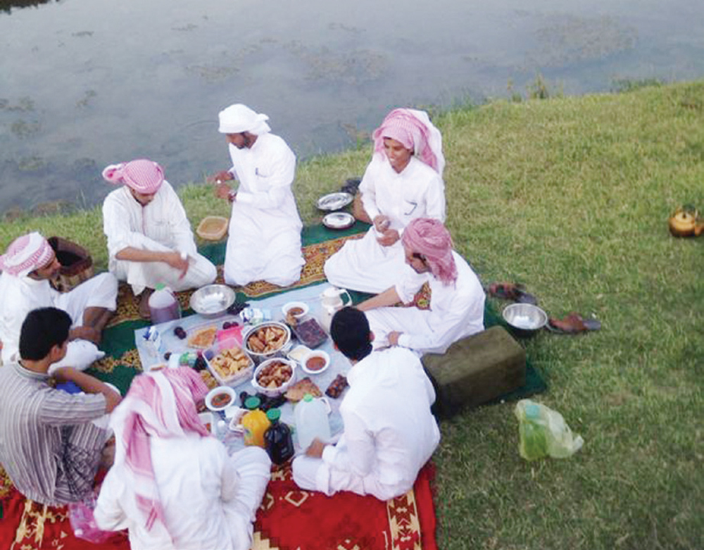 أهالي القرى: الإفطار خارج المنزل له طعم مختلف