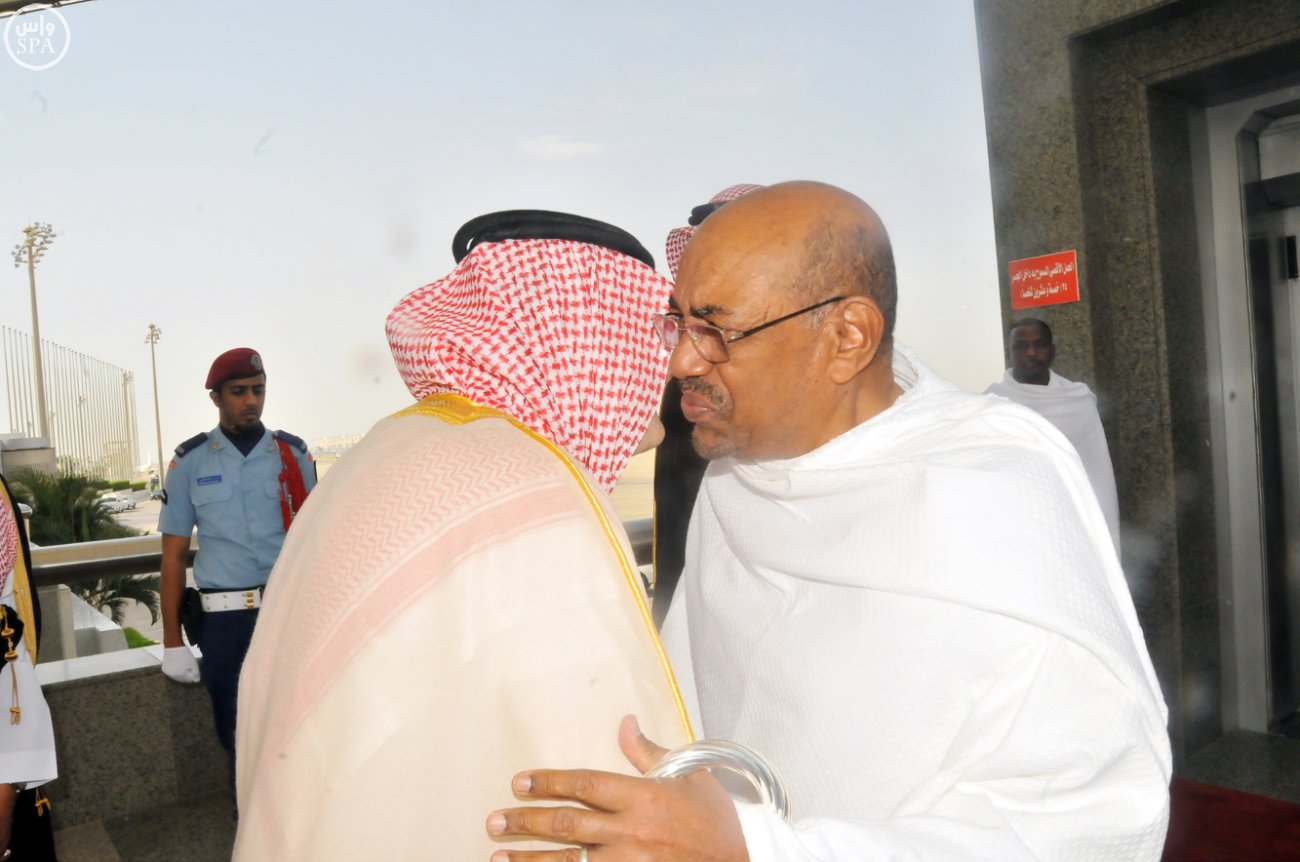 رئيس السودان يصل جدة