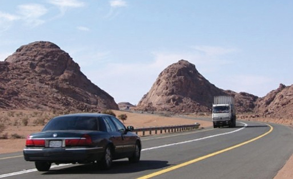 توقعات بالإنتهاء من ازدواج طريق "تبوك - حقل" رمضان القادم