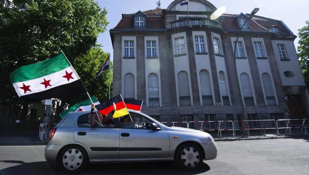 لاجئون سوريون يساهمون في سد ثغرات سوق اليد العاملة في ألمانيا