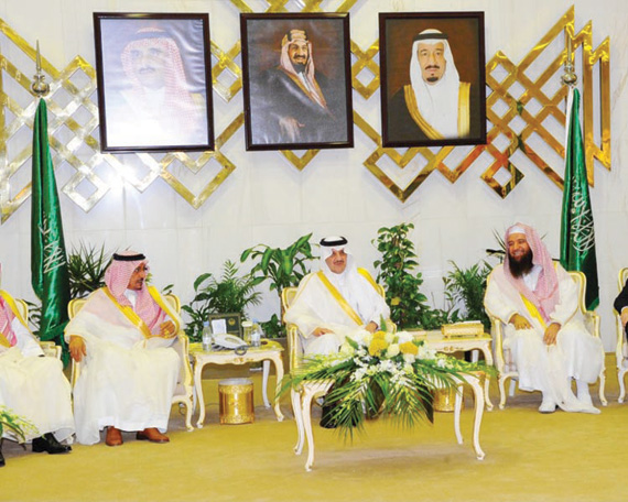 أمراء المناطق يستقبلون المهنئين بعيد الفطر المبارك .. ويرفعون التبريكات لخادم الحرمين