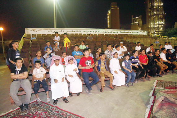 الكبار قبل الصغار .. في إحياء احتفالات العاصمة بالعيد