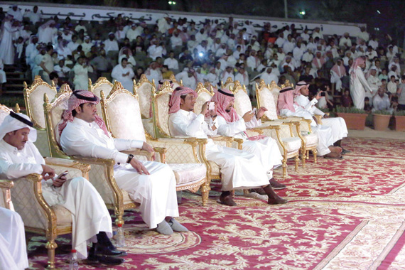 الكبار قبل الصغار .. في إحياء احتفالات العاصمة بالعيد