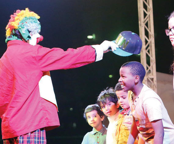 الكبار قبل الصغار .. في إحياء احتفالات العاصمة بالعيد