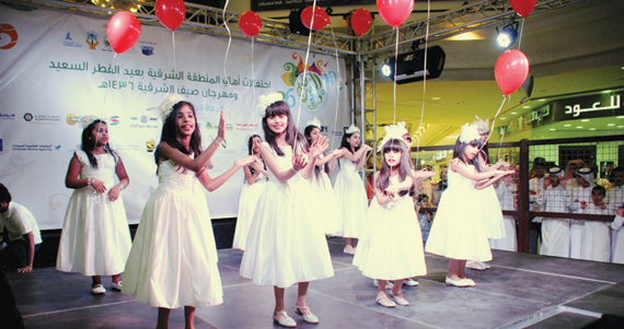 مهرجان صيف الشرقية يواصل فعالياته .. والمتطوعون يقدمون خبراتهم للضيوف