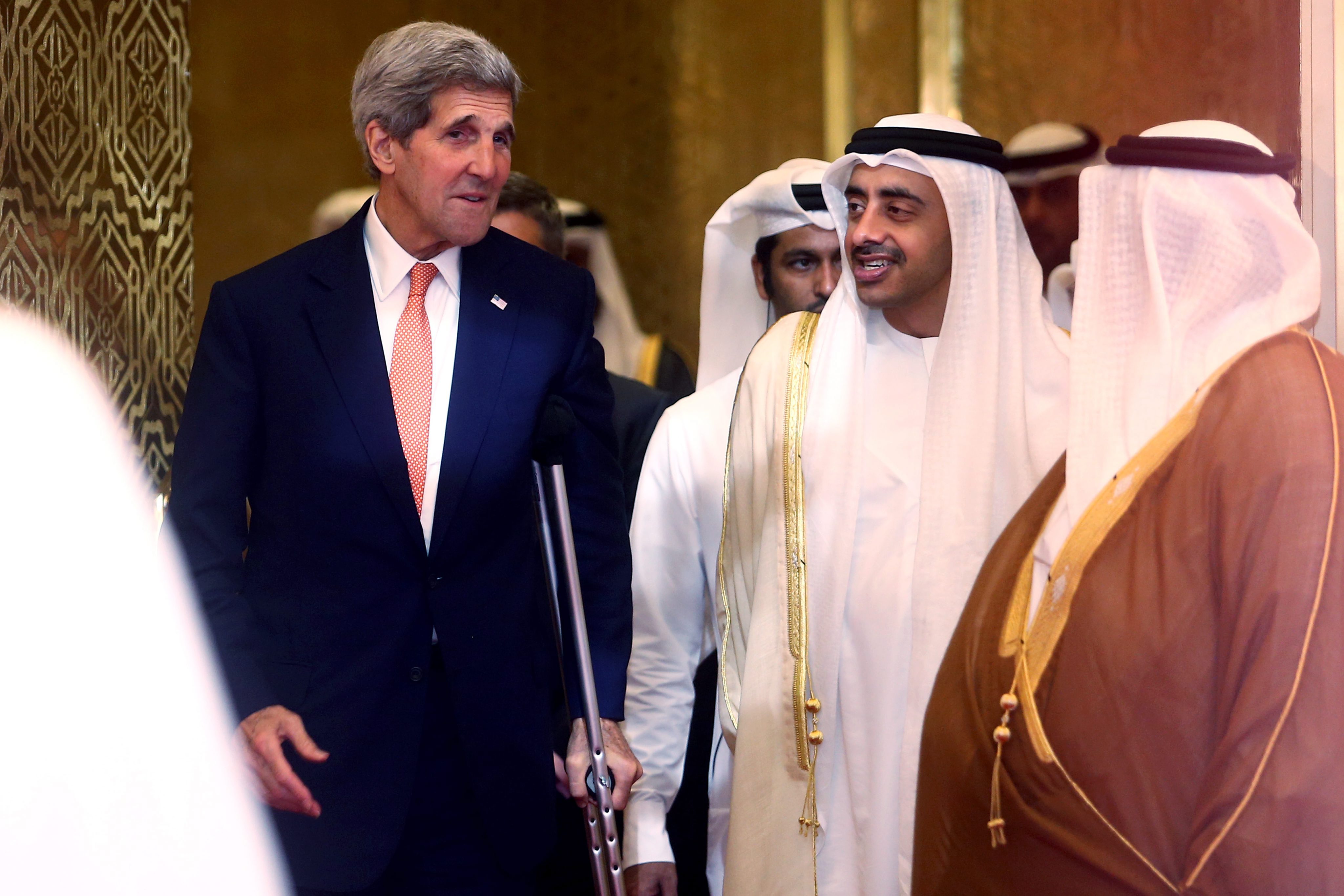 كيري: الكل يعلم أن إيران تدعم حزب الله والحوثيين .. وعلى الأسد الرحيل