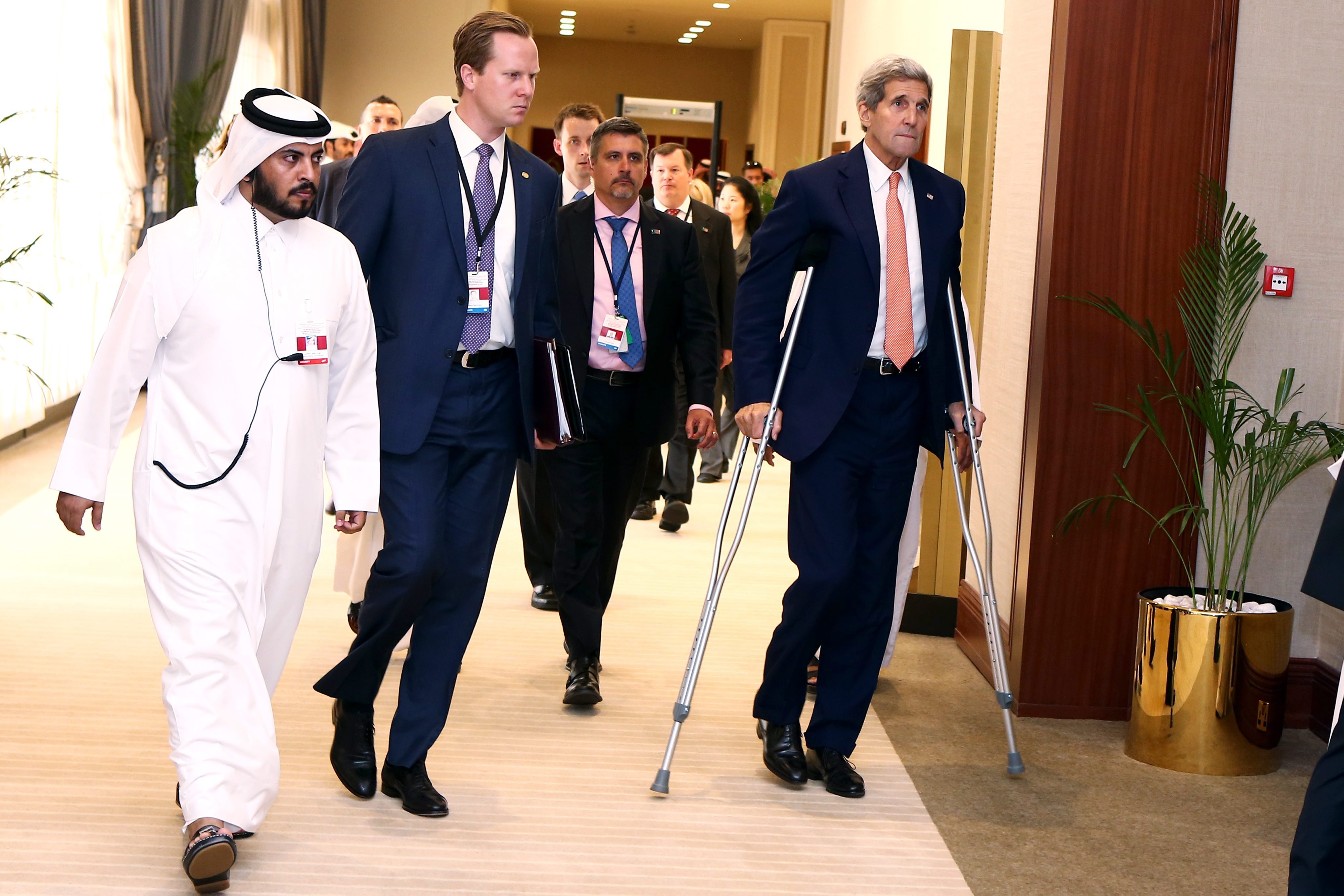 كيري: الكل يعلم أن إيران تدعم حزب الله والحوثيين .. وعلى الأسد الرحيل