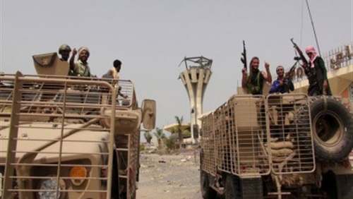 القوات الموالية للرئيس اليمني تستعيد قاعدة العند العسكرية