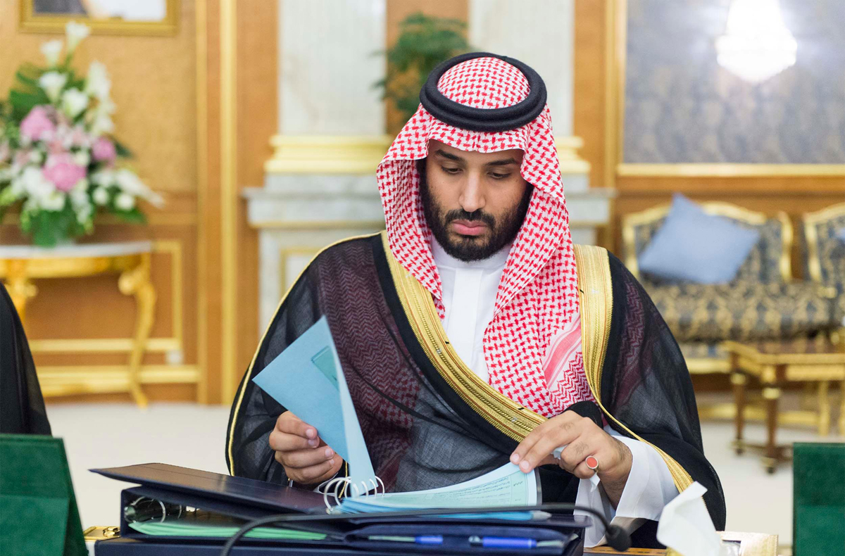 نائب الملك : سنتصدى بحزم لمن يعبث بأمن الوطن