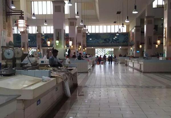 مقاطعة شعبية للأسماك في الكويت تجبر التجار على تخفيض الأسعار