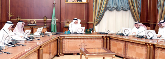أمير المدينة المنورة يؤكد أهمية إنجاز مبادرات رفع مستوى الأداء الحكومي