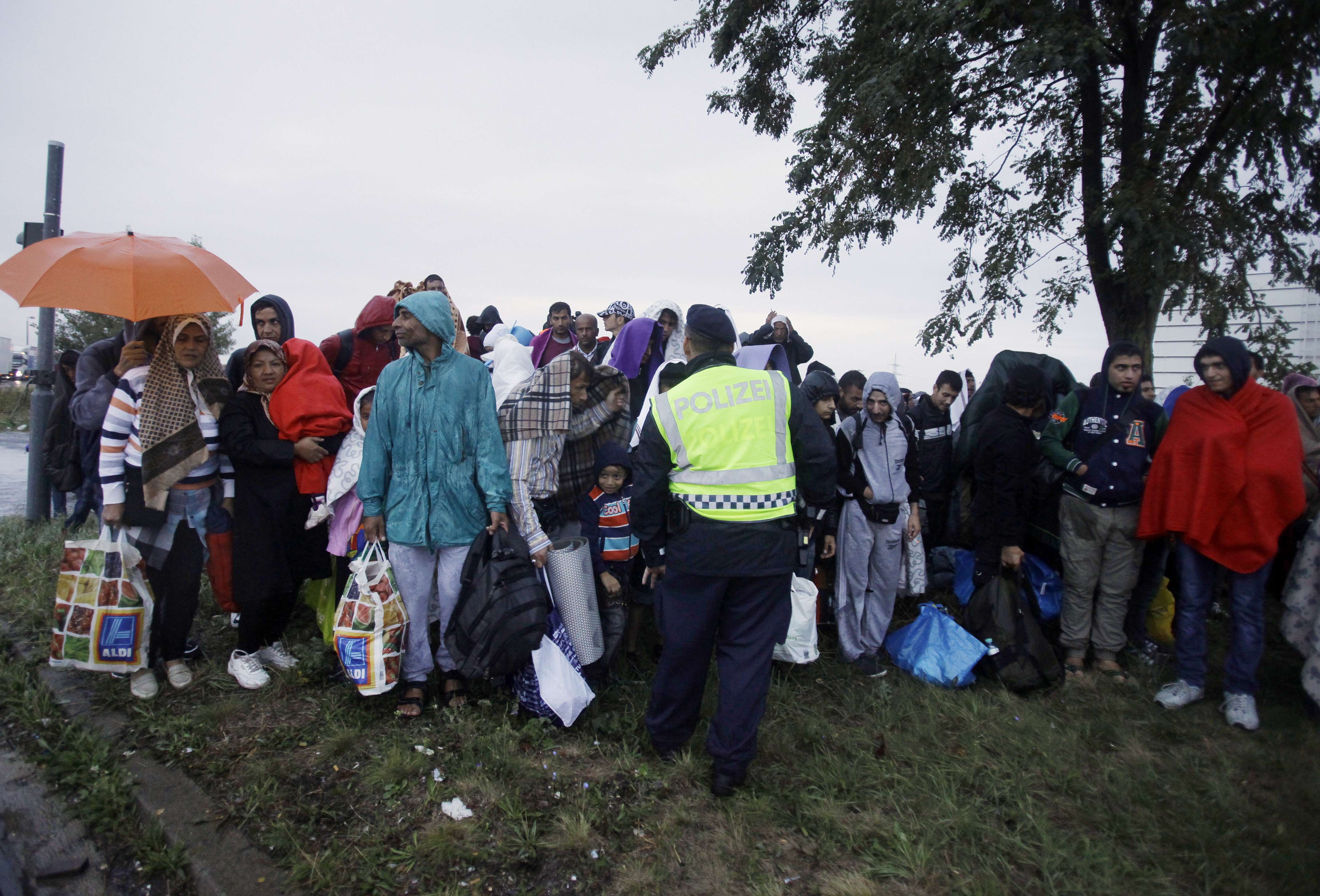 المانيا والنمسا تقبلان استقبال آلاف المهاجرين
