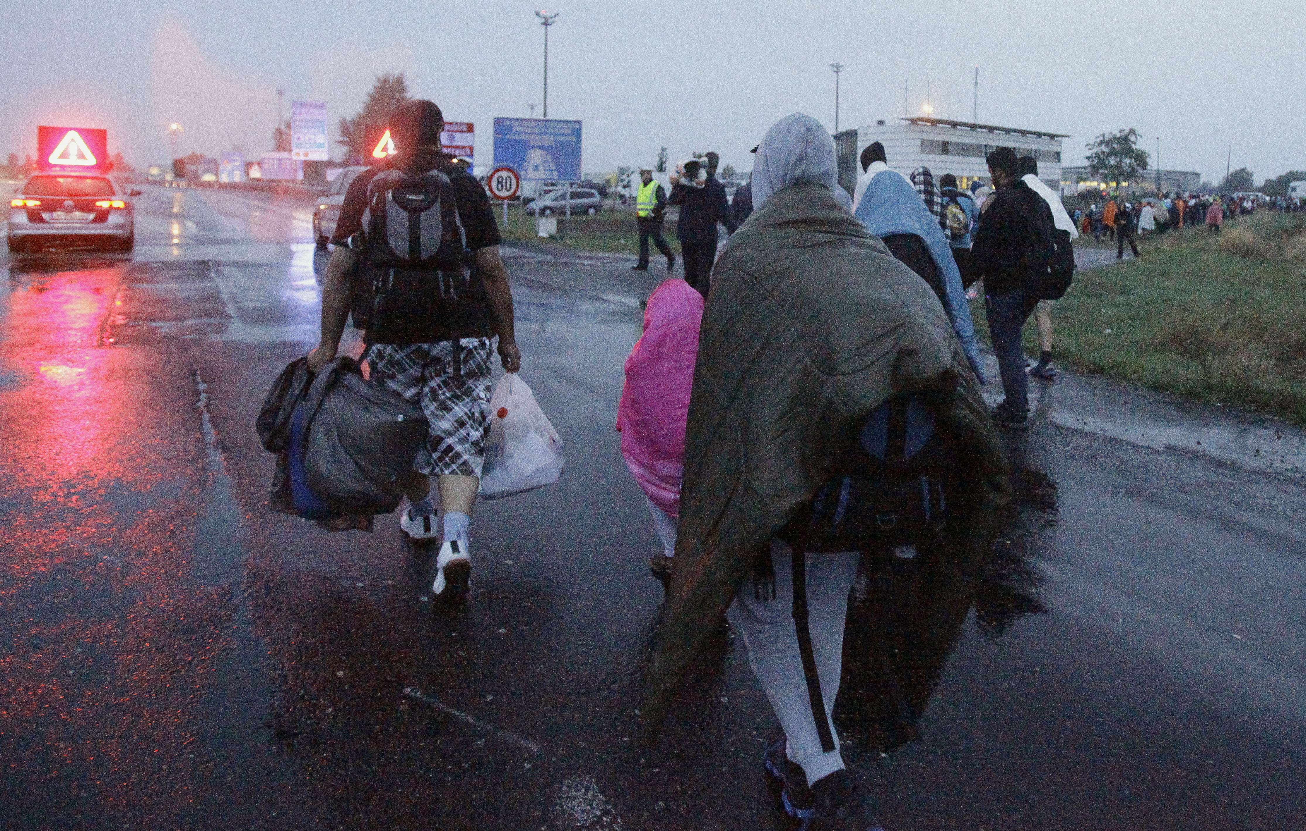 المانيا والنمسا تقبلان استقبال آلاف المهاجرين