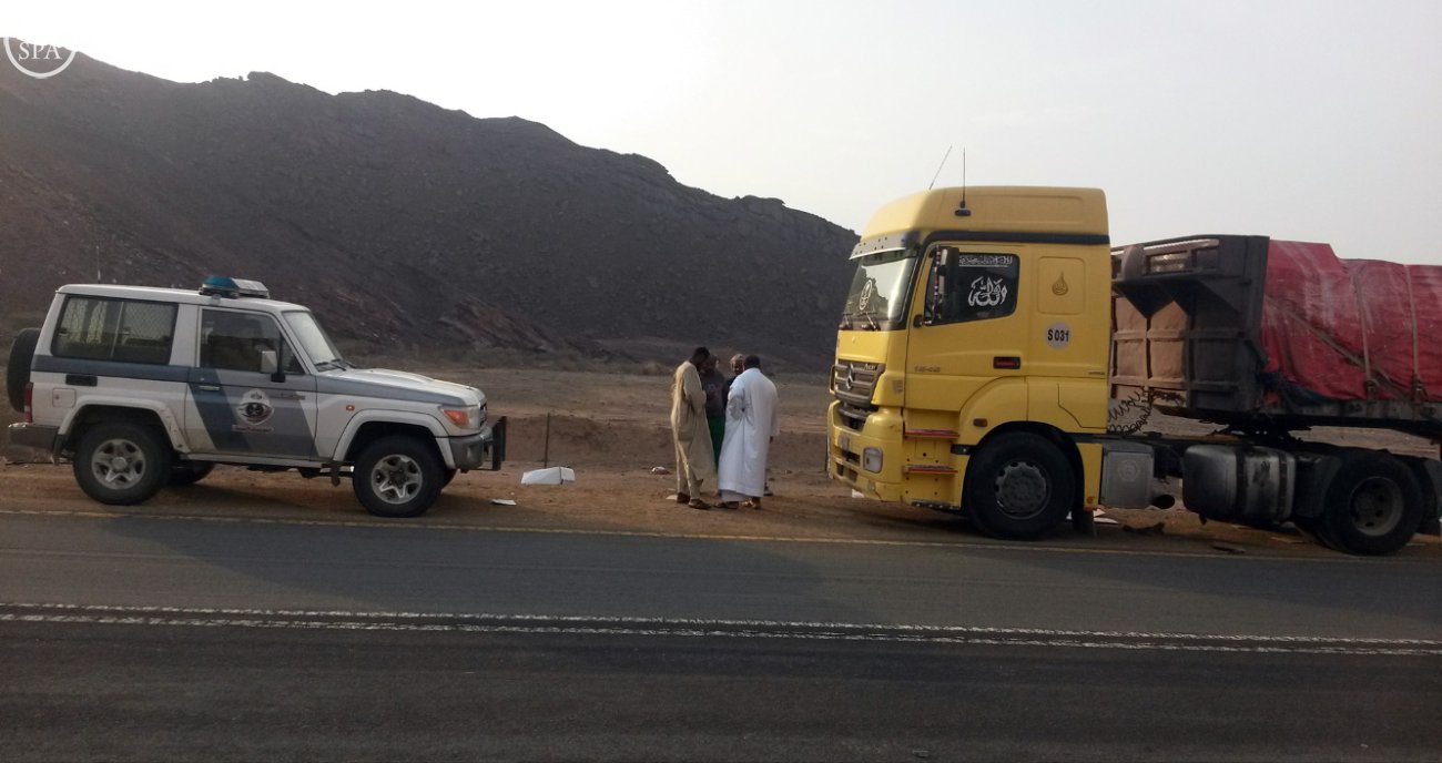 ضبط شاحنة تحمل نسخ مصاحف مخالفة في طريقها إلى مكة المكرمة