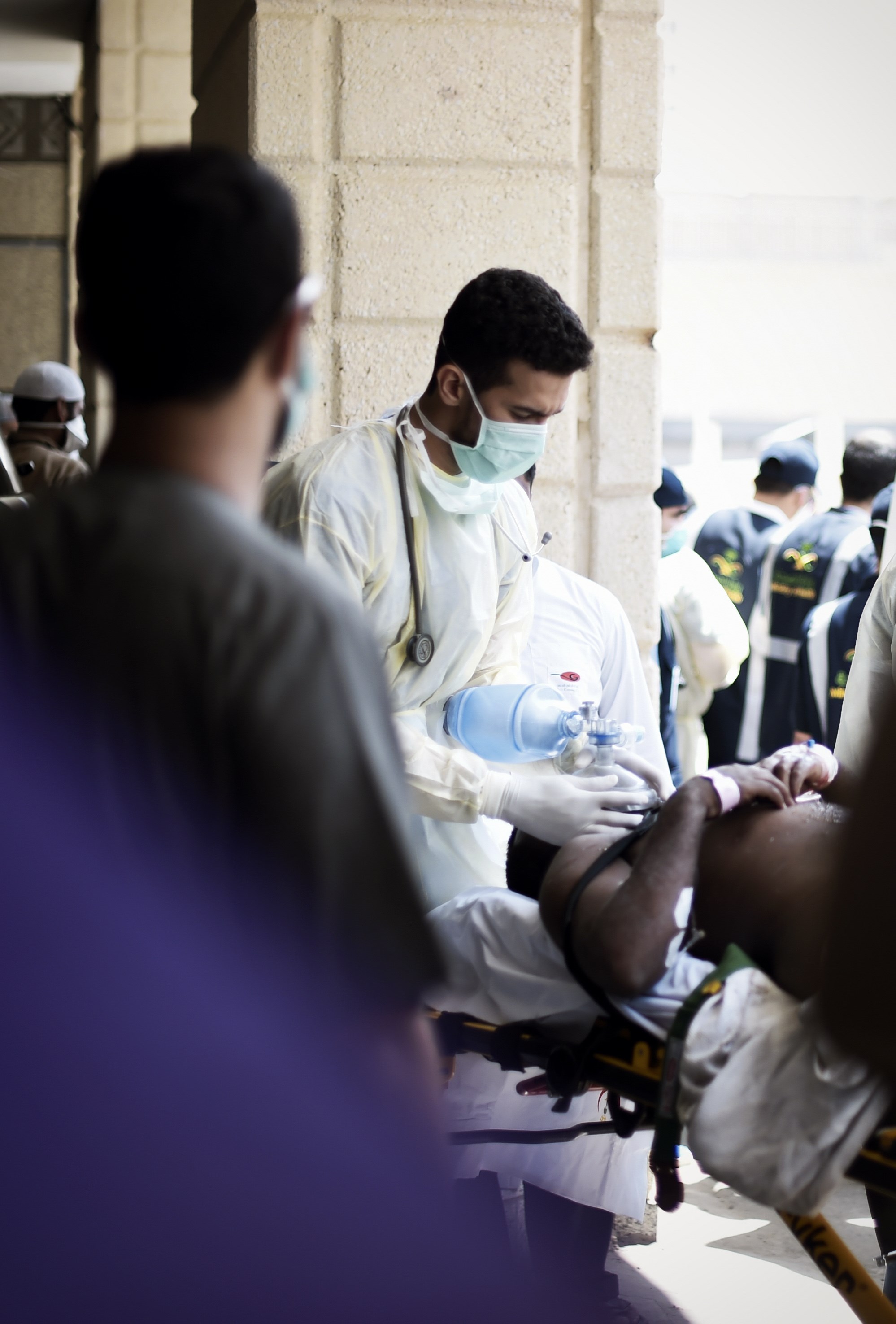 الدفاع المدني: ارتفاع عدد الإصابات في منى إلى 863 إصابة والوفيات إلى 717