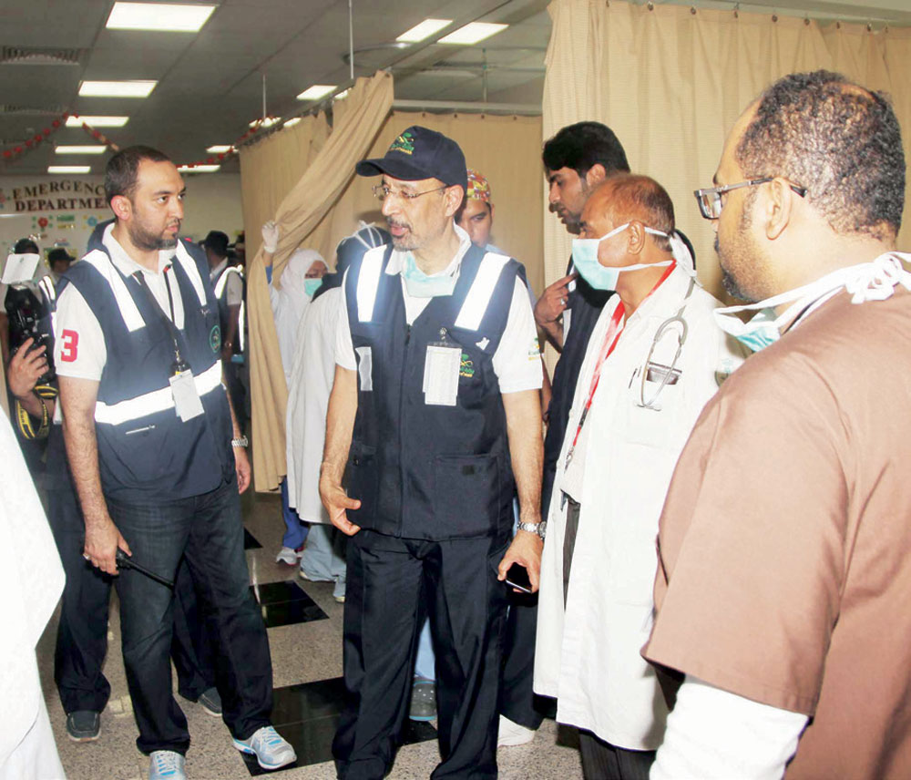 .. ووزير الصحة يقف ميدانيا على إسعاف المصابين
في حادثة التدافع بمنى