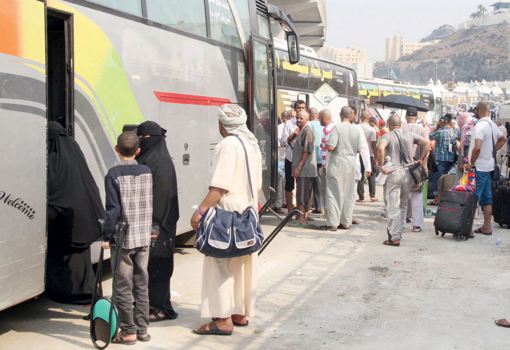مليون حاج «يتعجلون» بسلام .. وخطط أمنية محكمة تؤمن سيرهم