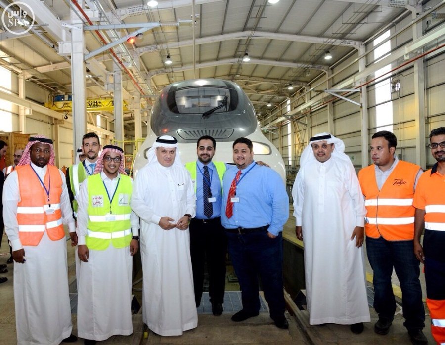 بمشاركة وزير النقل.. رحلة تجريبية بسرعة 180 كم في الساعة لقطار الحرمين