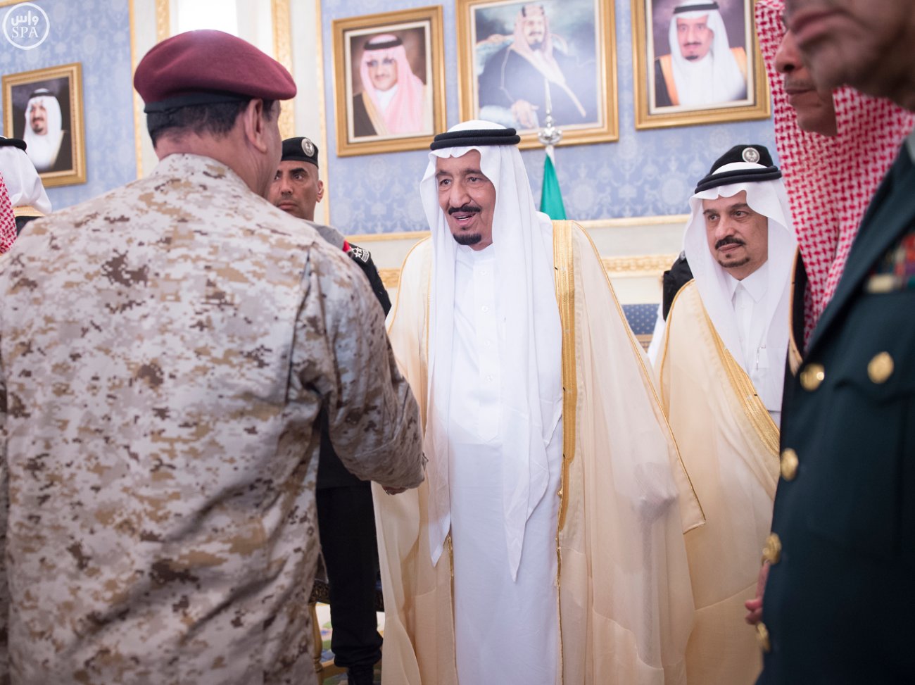 خادم الحرمين الشريفين يصل إلى الرياض قادما من جدة