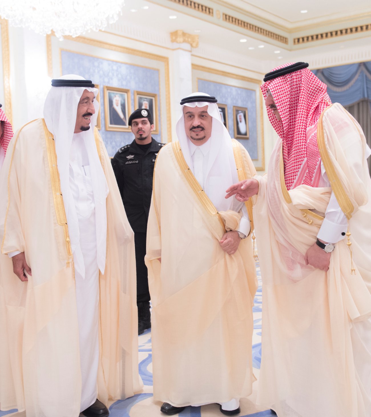 خادم الحرمين الشريفين يصل إلى الرياض قادما من جدة