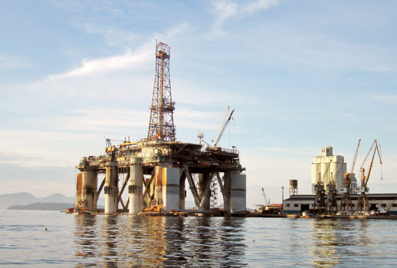 البيانات الصينية تهبط بالنفط وتثير مخاوف الطلب