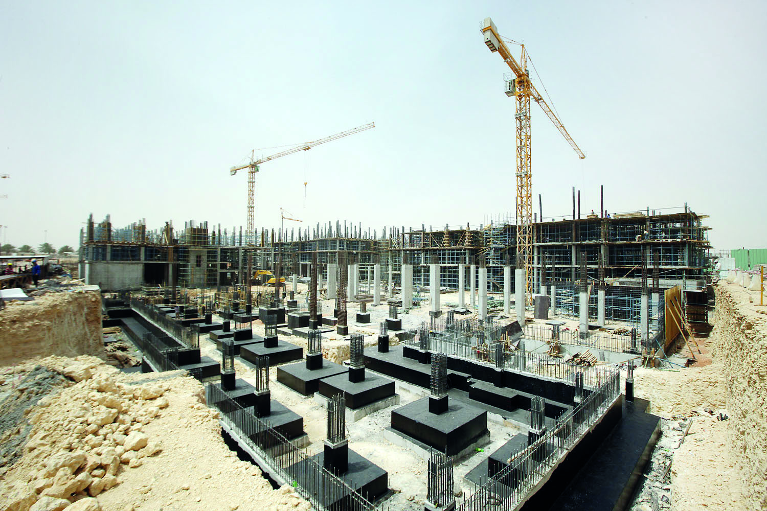 تقاسمت منطقتا الرياض والشرقية على العدد الأعلى من إصابة الموظفين أثناء تأدية أعمالهم.