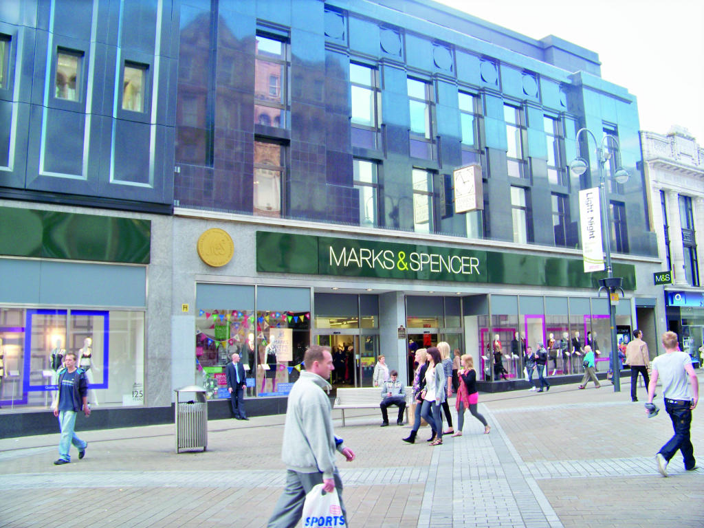 «ماركس آند سبنسر» تكافح لمواكبة المنافسين العالميين