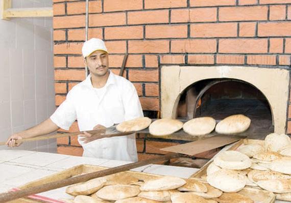التجارة : 510 جرام حدا أدنى لوزن الخبز مقابل الريال الواحد.. وعقوبات بحق المخالفين