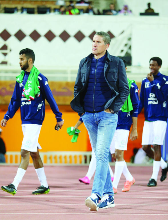 حمود: أخطأوا بـ «الإحلال والإبدال»