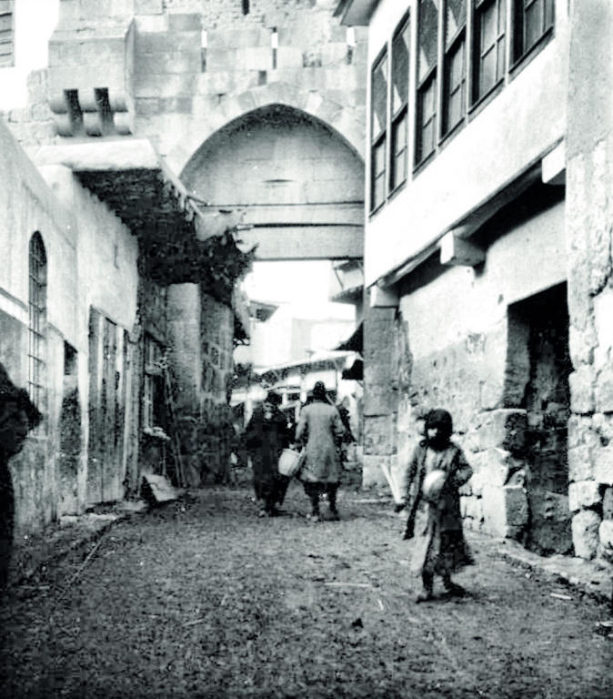 «باب توما».. كوكب الزهرة الشامي