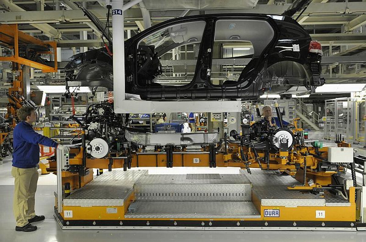 صناعة السيارات في سلوفاكيا بحاجة إلى 14 ألف عامل مؤهل