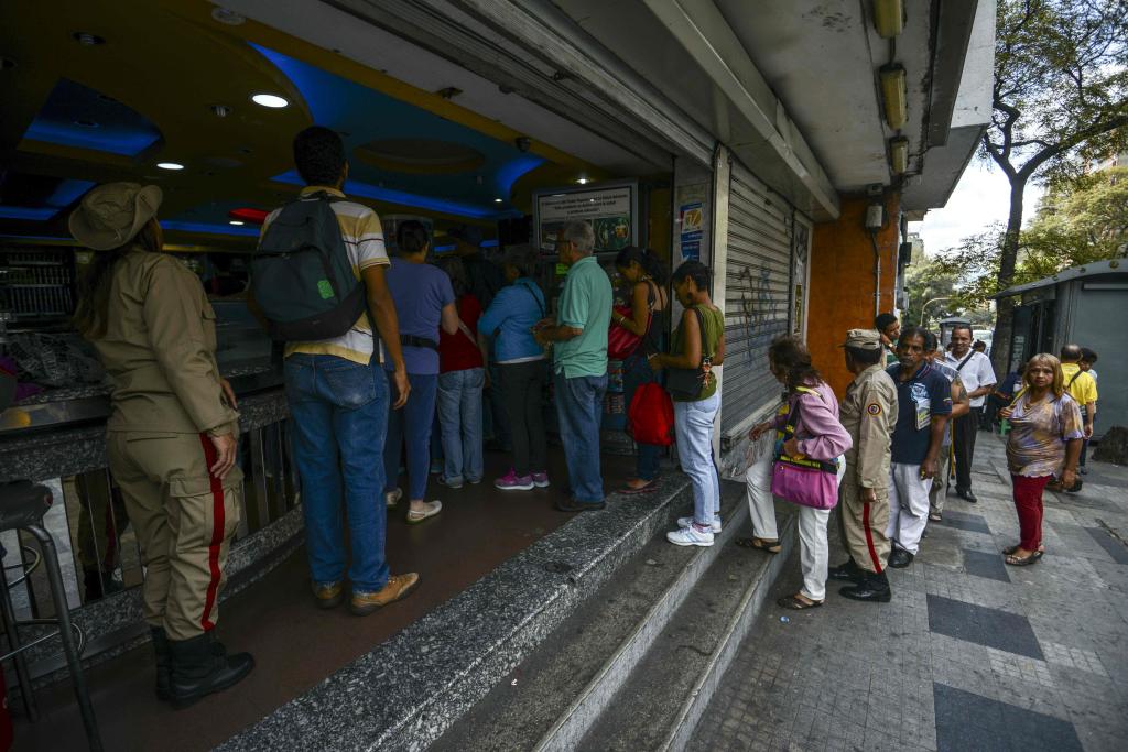 "حرب الخبز" تستعر في فنزويلا