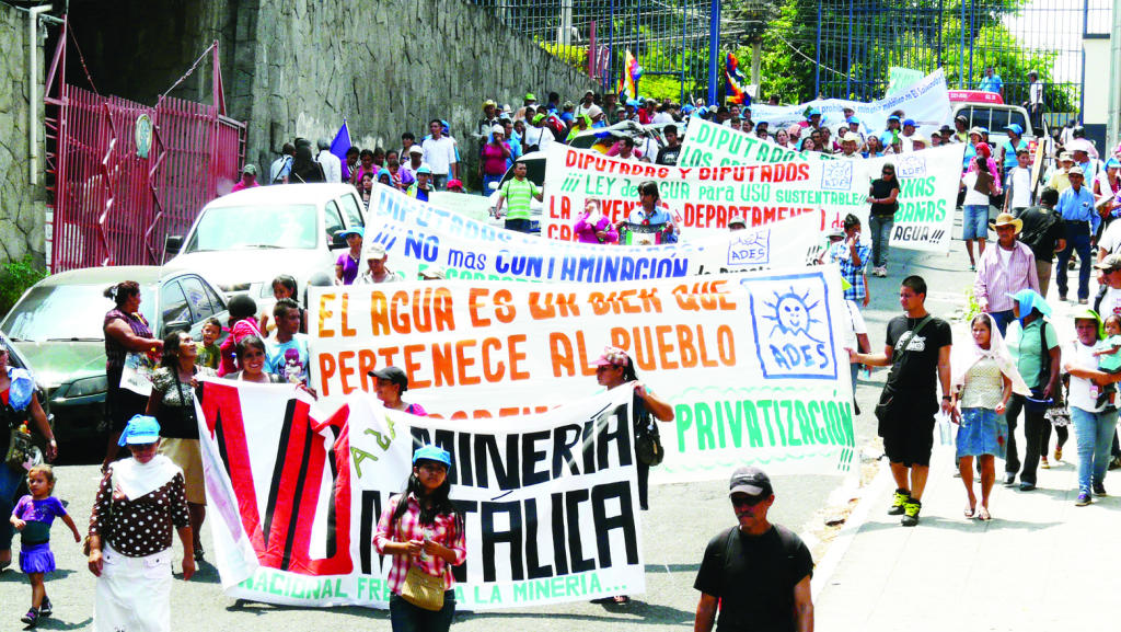 السلفادور أول دولة في العالم تحظر أنشطة التنقيب عن المعادن