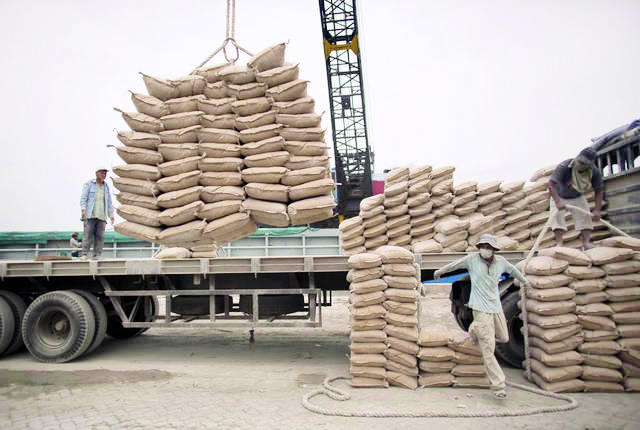 «التجارة» لـ "الاقتصادية": إصدار 5 رخص لتصدير الأسمنت .. وواحدة للحديد