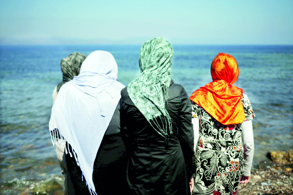 «الأبيض المتوسط» .. ملتقى الهجرات المتضاربة ومرارة انتظاراتها