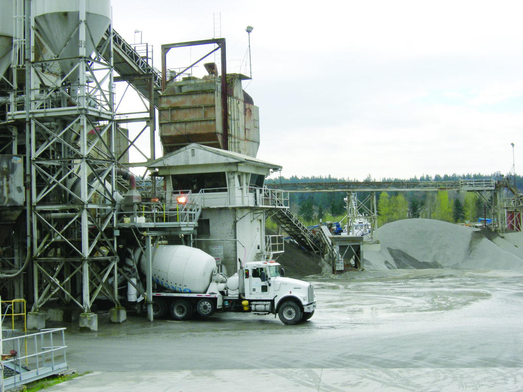 شركات أسمنت تتوقف عن التصدير إلى البحرين بعد إلزامها بالاشتراطات الجديدة