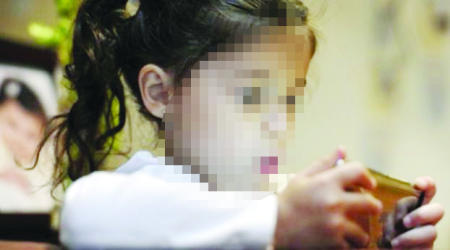 انتحار أول طفل سعودي بسبب لعبة «الحوت الأزرق».. والمختصون يحذرون