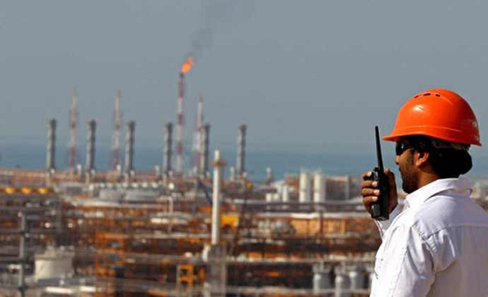 النفط يرتفع أكثر من 1 % بعد قطع العلاقات مع قطر