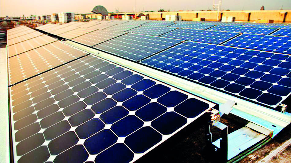 السماح للشركات العالمية بتركيب الخلايا الشمسية لمشتركي الكهرباء.. شريطة التأهيل