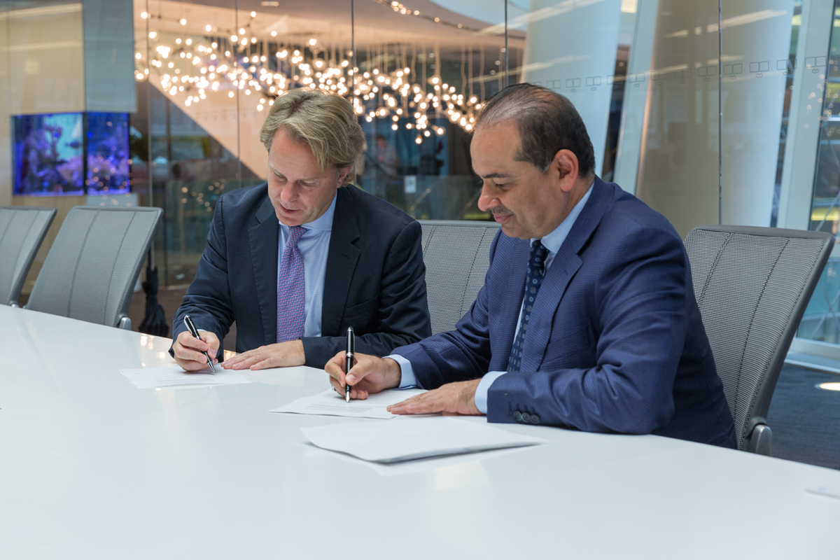 «الأبحاث والتسويق» و«بلومبرج إل بي» توقعان اتفاقية إطلاق «Bloomberg العربية»