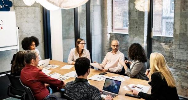 أقصر طريق للنجاح قد يكمن في تجنب "وسائل تشتيت الانتباه"