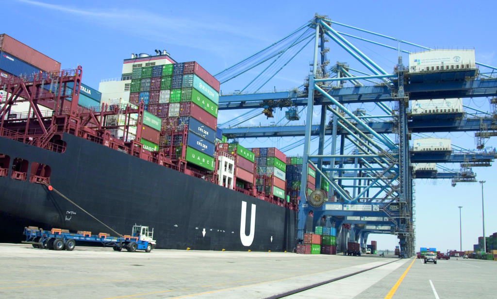 وزير النقل لـ"الاقتصادية": خطة لتوطين الوظائف الفنية والبحرية في الموانئ