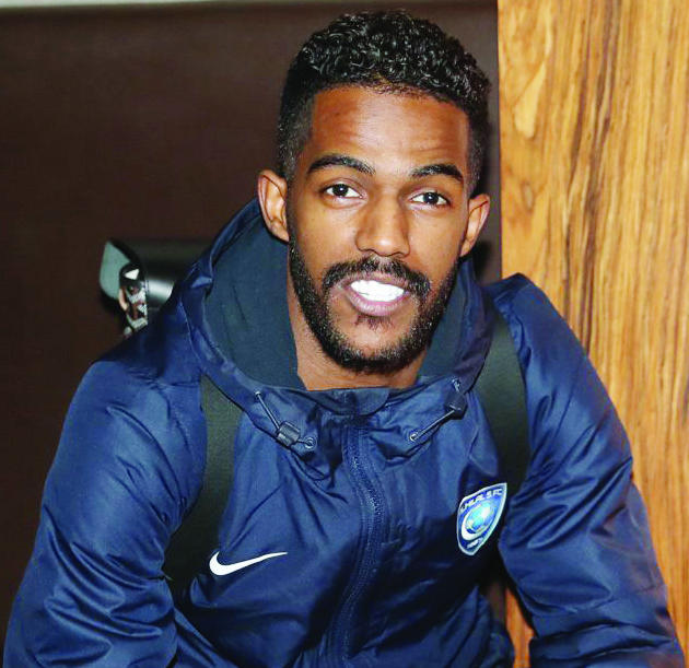 الإبرة الفرنسية انتهى مفعولها .. العابد يتألم