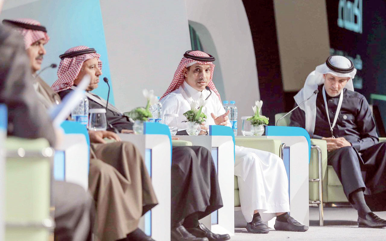 د. عايض العتيبي وكيل محافظ هيئة الاستثمار خلال مشاركته في منتدى اكتفاء.