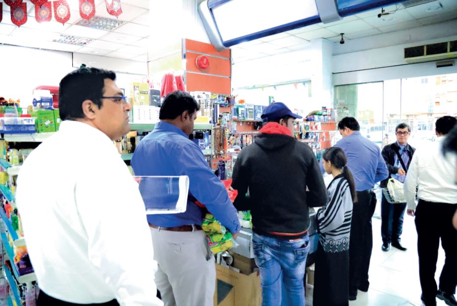 السعودية تبدأ تطبيق ضريبة القيمة المضافة اليوم.. تسجيل 90 ألف منشأة