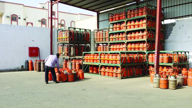 1.12 مليار ريال تكلفة تعبئة أسطوانات الغاز المنزلي في السعودية خلال عام