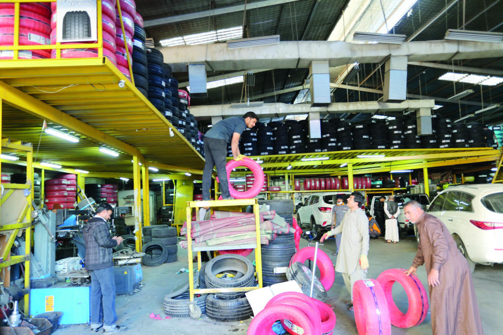 بأرباح تفوق 900 %.. متلاعبون يسيطرون على سوق الإطارات في السعودية