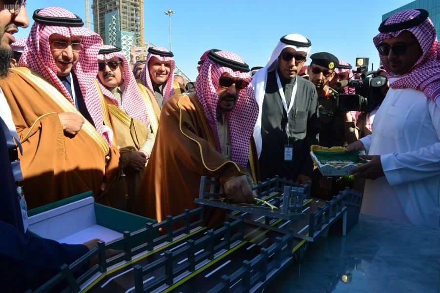 أمير الرياض يفتتح المرحلة الثانية من مشروع تطوير طريق الأمير تركي الأول